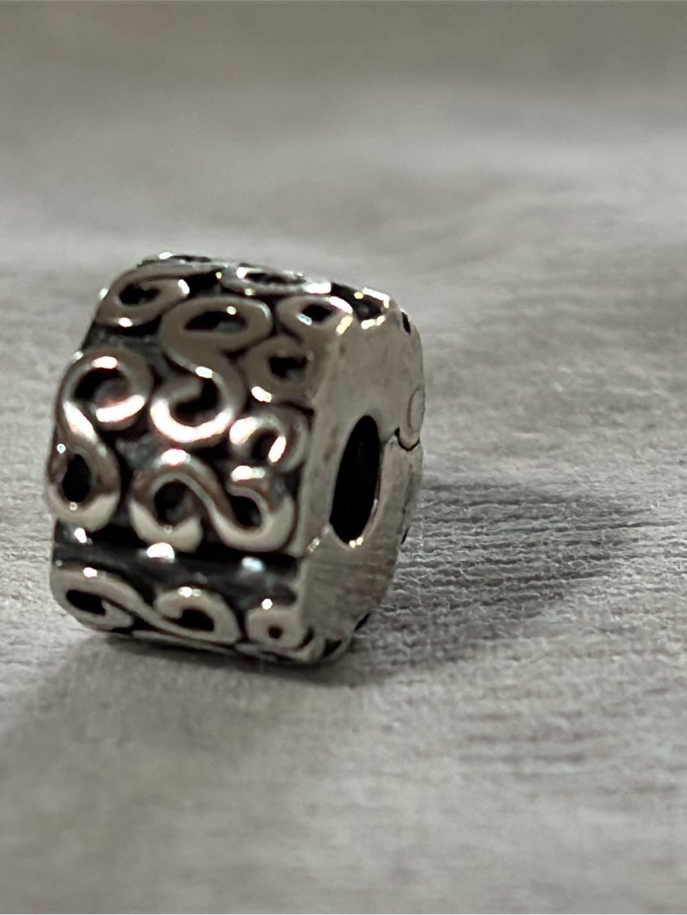 Authentic Pandora Retired Sterling Silver S Scroll Clip Charm #790338